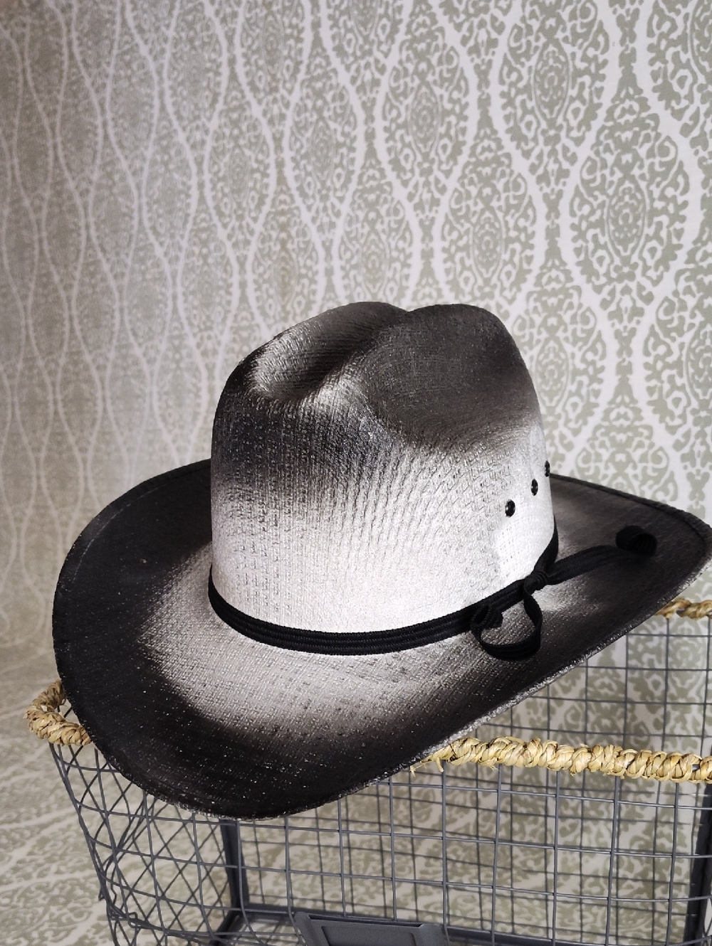 Western Express Two-tone Black and White Cowboy Hat